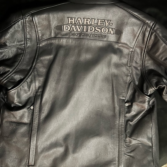 Genuine cowhide leather Harley Davidson motorcycle riding jacket - Picture 5 of 11
